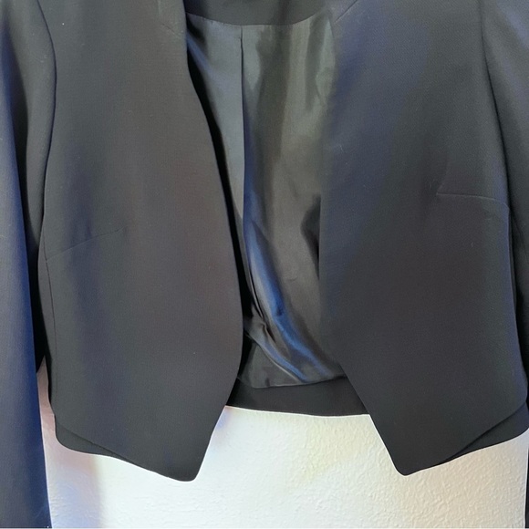 Topshop black crepe crop open blazer - Picture 3 of 8